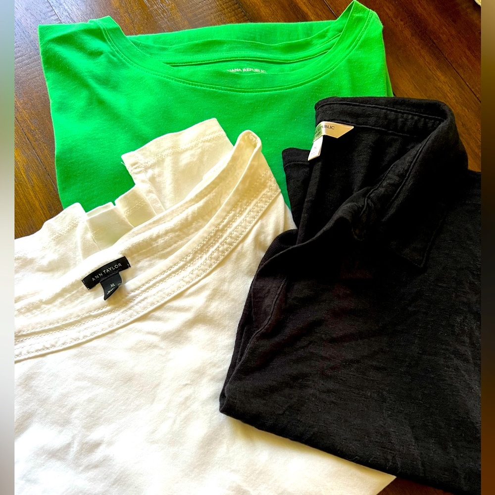Banana Republic & Ann Taylor Mystery Shirts( 3) Total, all size XL. 🤷🏻‍♀️